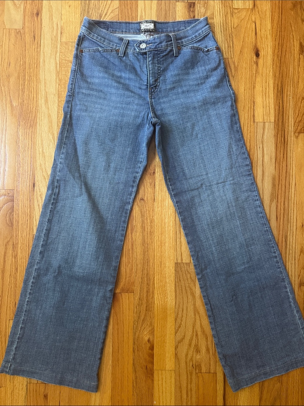Levi jeans